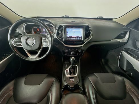 Used 2017 Jeep Cherokee Trailhawk w/ Comfort/Convenience Group image 10