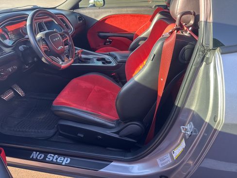 Used 2017 Dodge Challenger SRT Hellcat image 4