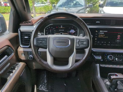 Used 2025 GMC Sierra 1500 Denali AWD/4WD image 15