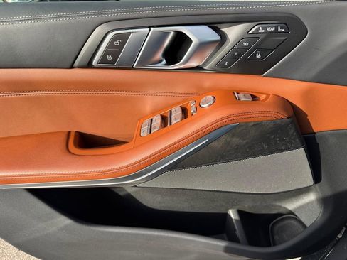 Used 2024 BMW X7 M60i image 18