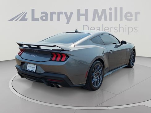 Used 2025 Ford Mustang GT Premium w/ GT Performance Package RWD image 5