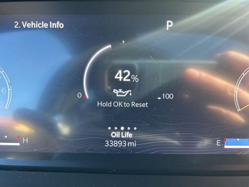 Used 2023 Jeep Grand Cherokee Limited w/ Luxury Tech Group II image 24