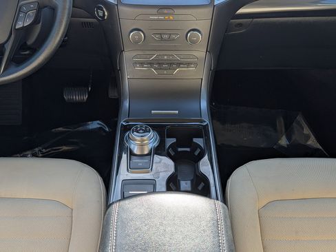 Certified 2020 Ford Edge SE image 19