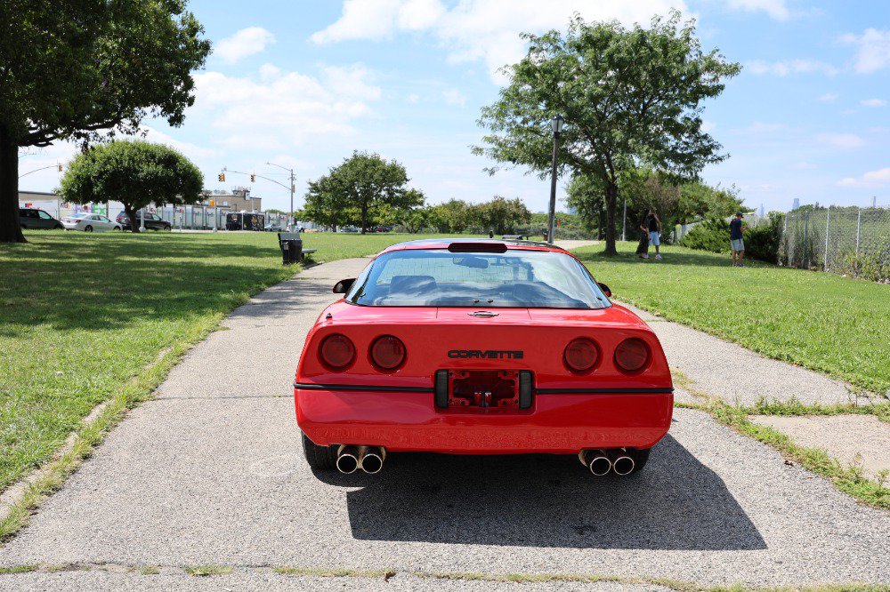 Used 1987 Chevrolet Corvette Coupe RWD image 6