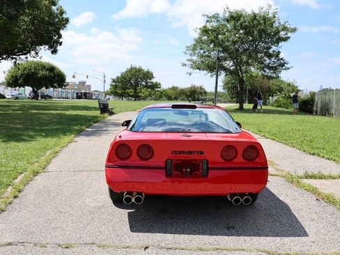 Used 1987 Chevrolet Corvette Coupe RWD image 6