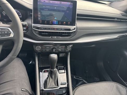 Certified 2024 Jeep Compass Limited w/ Driver Assist Group I image 25