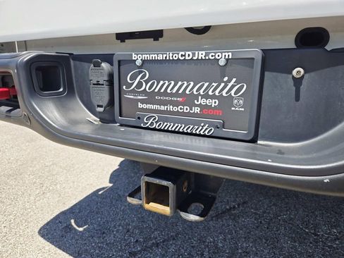 Used 2020 Jeep Gladiator Rubicon AWD/4WD image 15