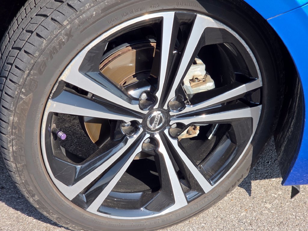 Used 2023 Nissan Sentra SR w/ SR Premium Package FWD image 18