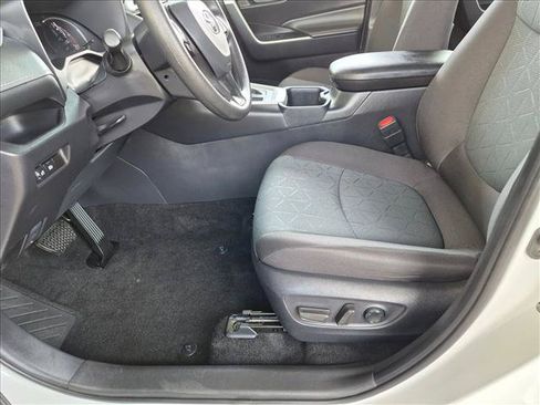 Certified 2025 Toyota RAV4 XLE AWD/4WD image 14