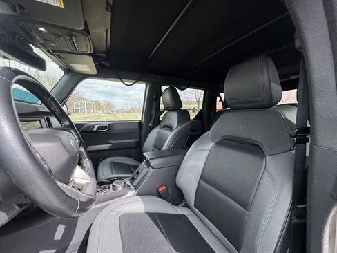 Used 2022 Ford Bronco Black Diamond image 11