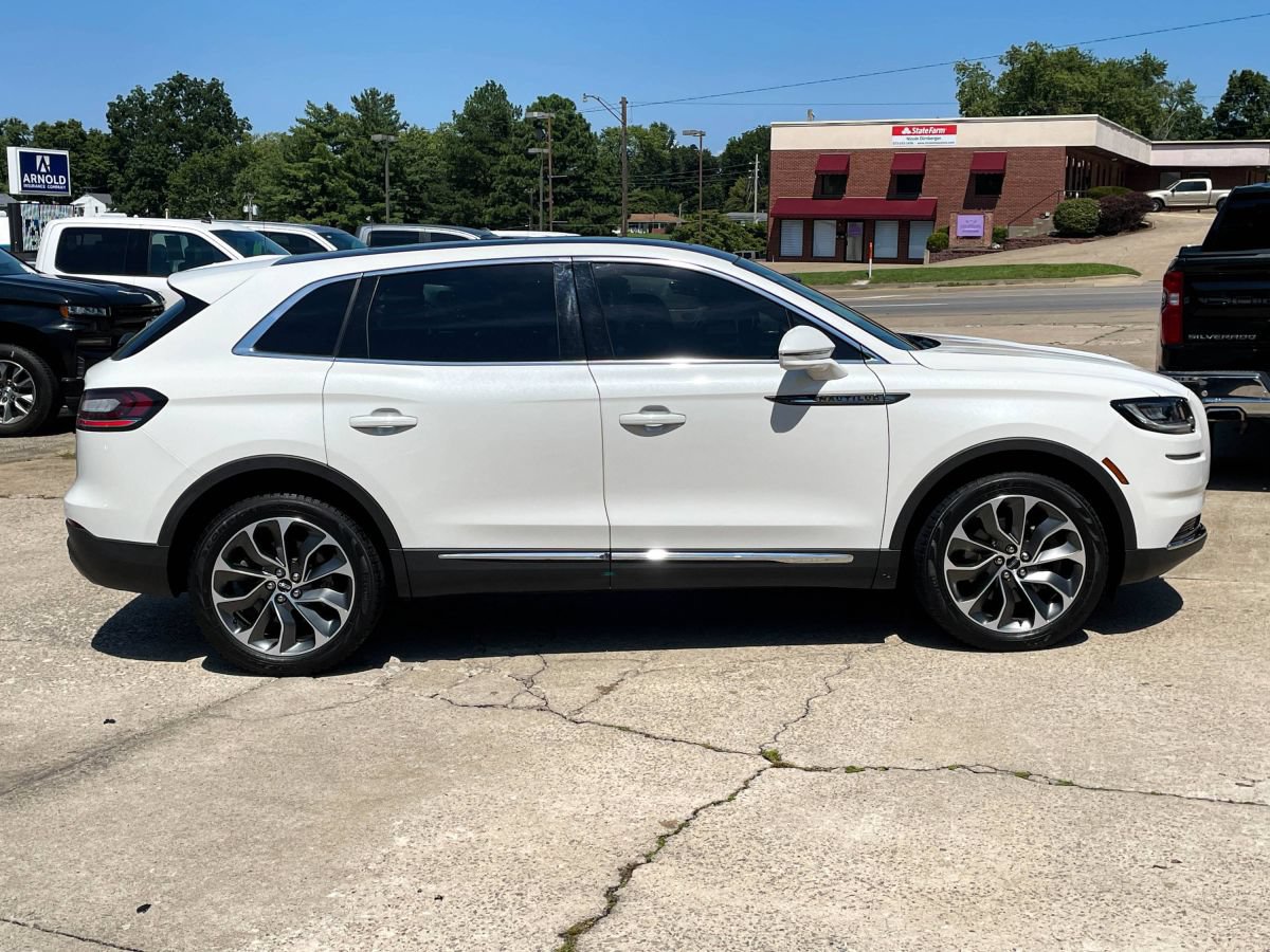 Used 2021 Lincoln Nautilus Reserve AWD/4WD image 4