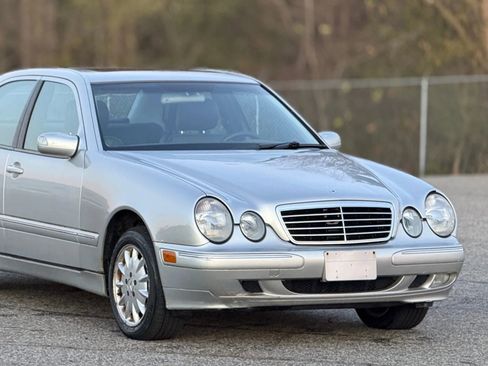 Used 2002 Mercedes-Benz E 320 4MATIC Sedan image 15