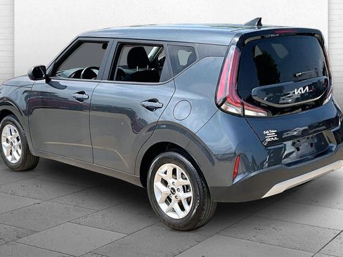 Used 2025 Kia Soul LX w/ LX Technology Package FWD image 4