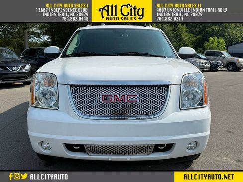 Used 2009 GMC Yukon XL Denali RWD image 2