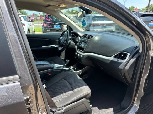 Used 2019 Dodge Journey SE w/ Premium Group FWD image 22