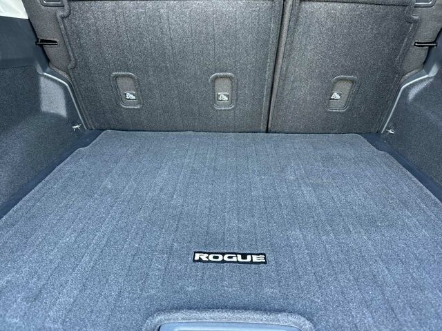 Used 2026 Nissan Rogue SV FWD image 19