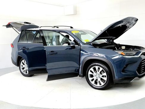 Certified 2024 Toyota Grand Highlander AWD image 12