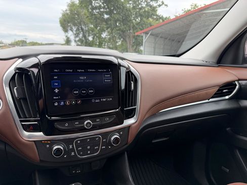 Used 2020 Chevrolet Traverse High Country AWD/4WD image 13