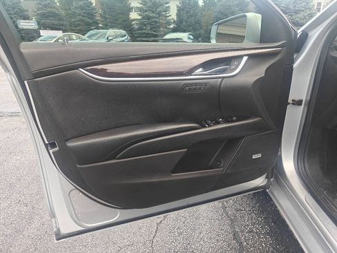 Used 2014 Cadillac XTS Luxury FWD image 8
