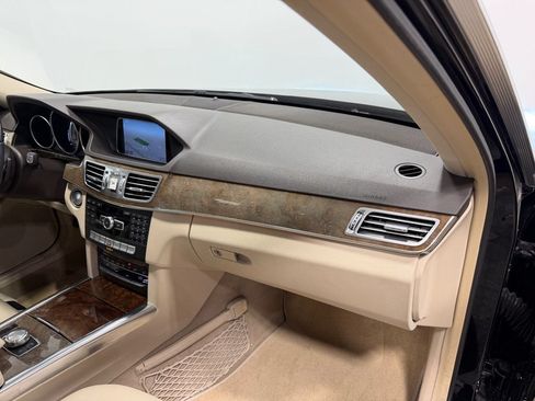 Used 2014 Mercedes-Benz E 350 4MATIC Sedan image 28