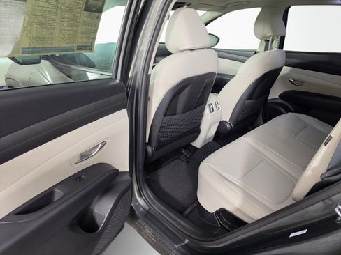 Used 2025 Hyundai Tucson SEL AWD/4WD image 29