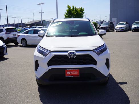 Used 2024 Toyota RAV4 XLE w/ Convenience Package AWD/4WD image 7