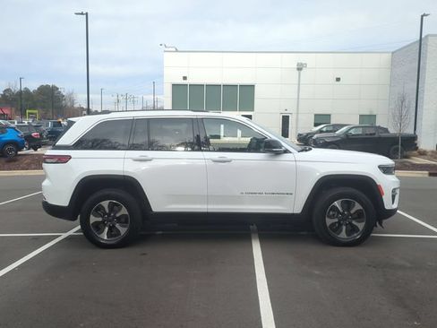 Used 2022 Jeep Grand Cherokee Limited 4xe w/ Luxury Tech Group II AWD/4WD image 14