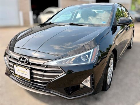 Used 2020 Hyundai Elantra SE FWD image 2