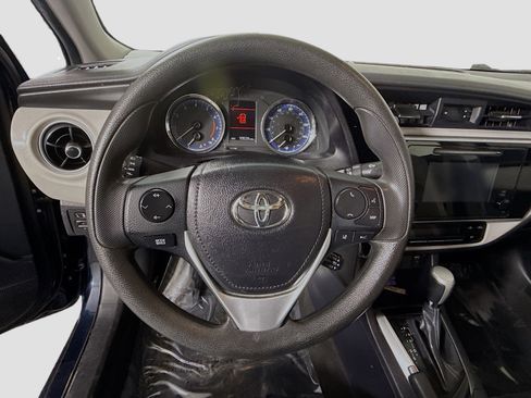 Used 2017 Toyota Corolla LE image 13