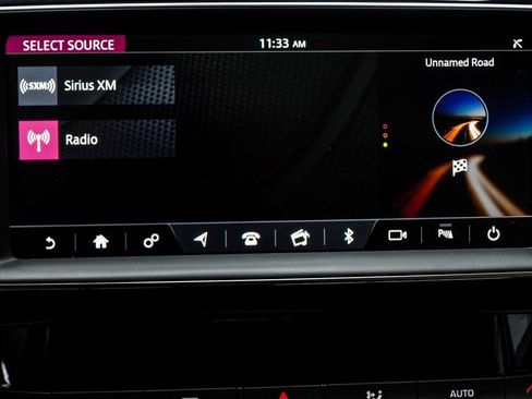 Used 2020 Jaguar F-PACE Premium image 26