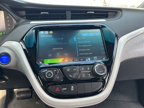 Used 2021 Chevrolet Bolt Premier w/ Infotainment Package image 9
