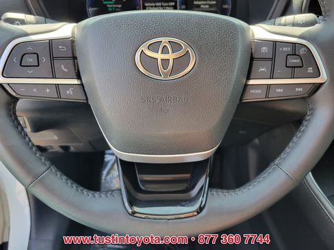 Certified 2024 Toyota Grand Highlander FWD image 20