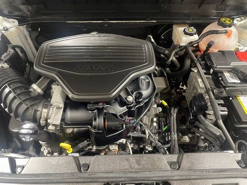 Used 2022 GMC Acadia SLE image 24