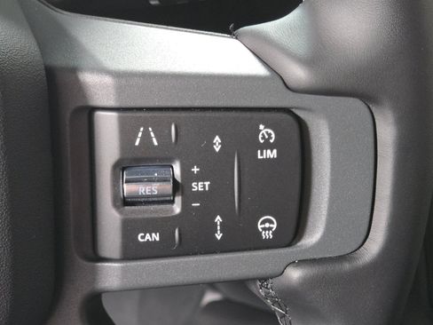 New 2026 Land Rover Defender 110 X-Dynamic SE AWD/4WD image 25