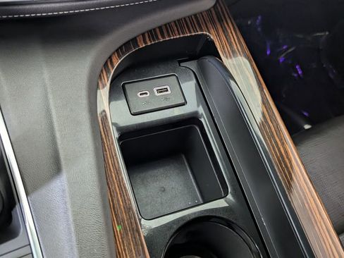 Used 2021 Cadillac Escalade Premium Luxury w/ Driver Assist Tech Package image 21