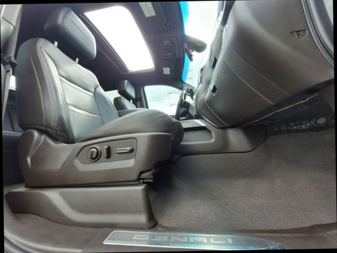 Used 2020 GMC Sierra 2500 Denali w/ Denali Ultimate Package image 14