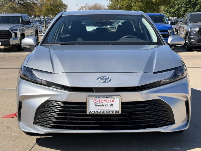 Used 2025 Toyota Camry LE FWD image 8