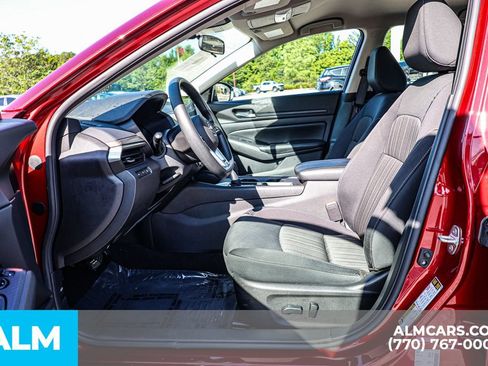 Used 2025 Nissan Altima 2.5 SV FWD image 18