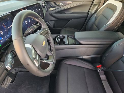 New 2025 Chevrolet Blazer EV LT image 9