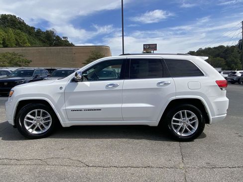 Used 2017 Jeep Grand Cherokee Overland w/ Jeep Active Safety Group image 6