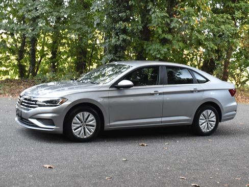 Used 2019 Volkswagen Jetta S w/ Driver Assistance Package image 2