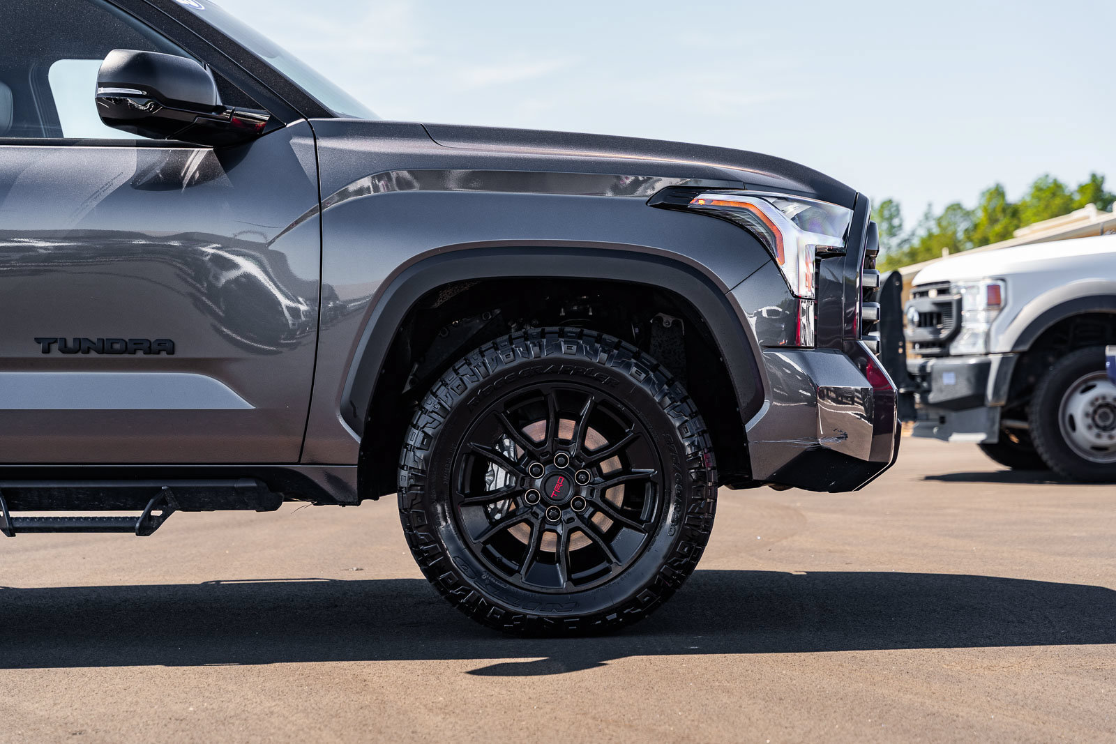 Used 2025 Toyota Tundra SR5 w/ SR5 Premium Package AWD/4WD image 9