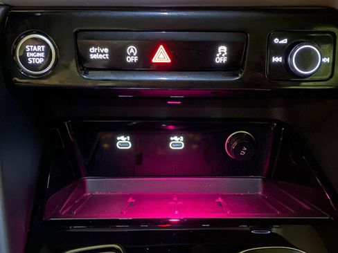 Certified 2025 Audi Q5 Premium w/ Convenience Package image 17