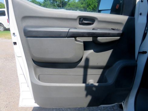 Used 2020 Nissan NV 2500 SV w/ Navigation Package image 17