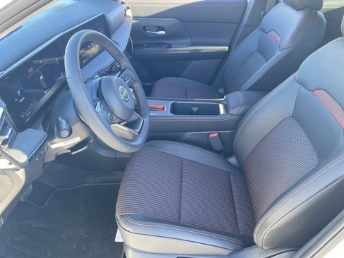 New 2026 Nissan Kicks SR w/ Cold Weather Package image 20