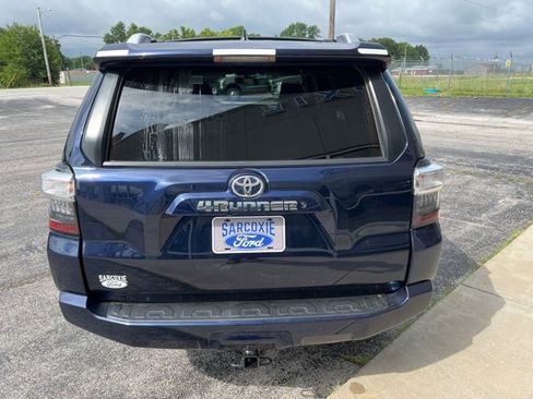 Used 2018 Toyota 4Runner SR5 image 6
