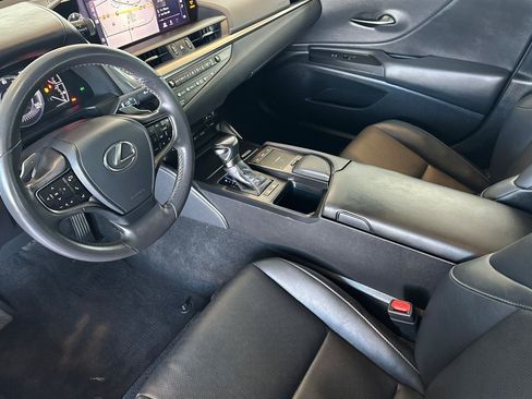 Used 2021 Lexus ES 300h w/ Premium Package image 10