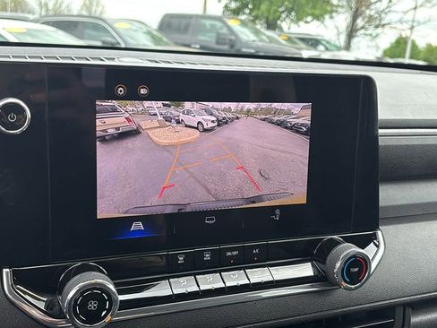 Used 2024 Chevrolet Colorado Trail Boss image 22