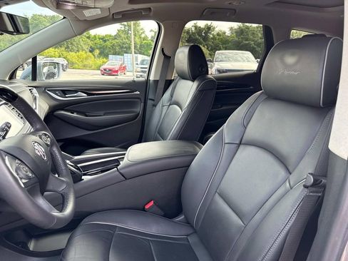 Used 2020 Buick Enclave Avenir w/ Avenir Technology Package image 22