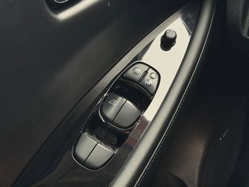 Used 2018 Nissan Leaf SL w/ SL Technology Package image 18